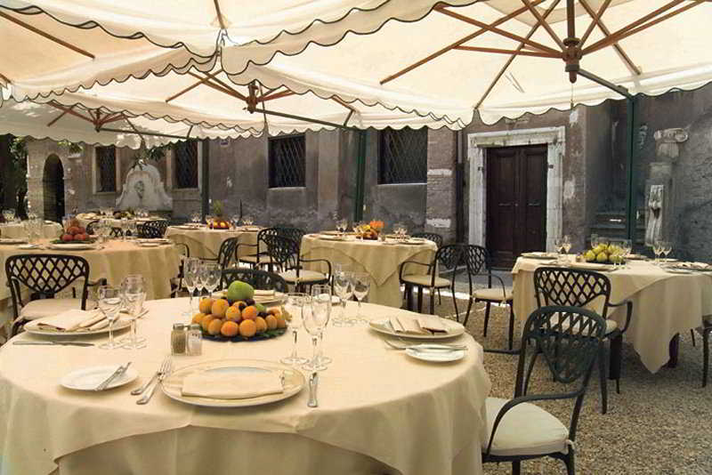 The Church Village Rome Exterior photo